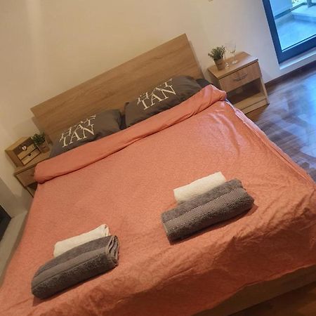 Idea Lux Apartment София Екстериор снимка